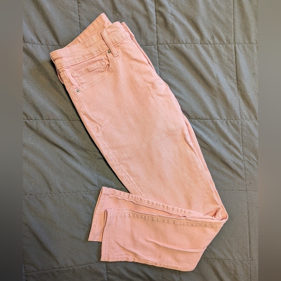 Levi's 711 Skinny Jeans in Pastel Pink - Picture 3 of 7
